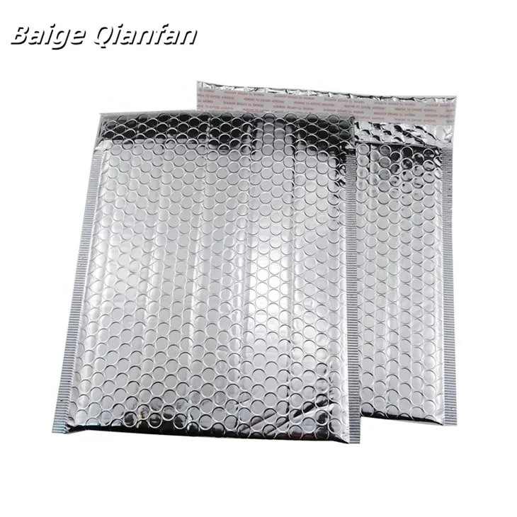 Плик с мехурчета от сребърно фолио, подплатен